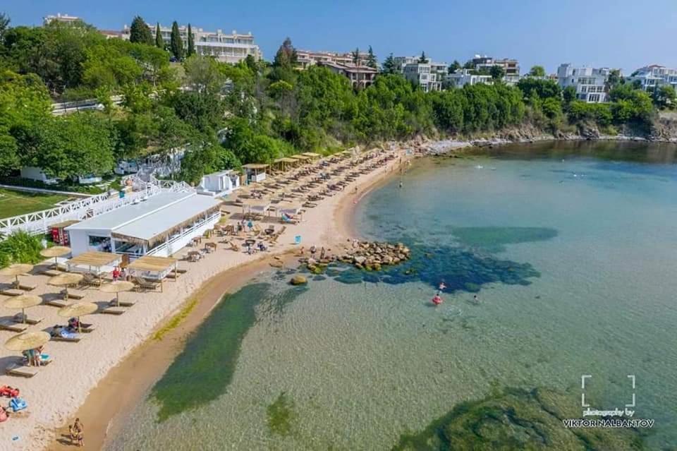 Captain'S Island Deluxe Chernomorets Exterior foto