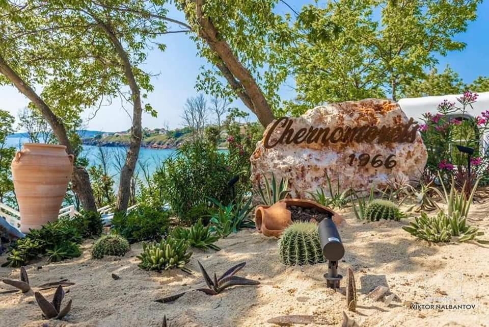 Captain'S Island Deluxe Chernomorets Exterior foto