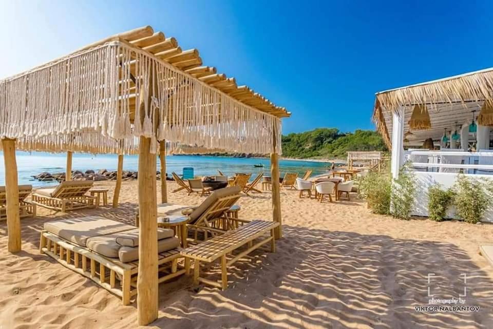 Captain'S Island Deluxe Chernomorets Exterior foto