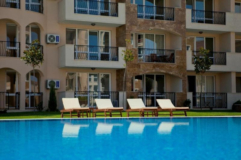 Captain'S Island Deluxe Chernomorets Exterior foto